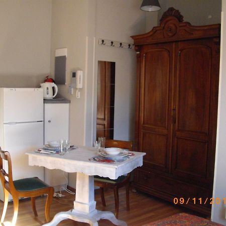 The 25Sqm Sunny, Modern And Comfortable Athènes Extérieur photo